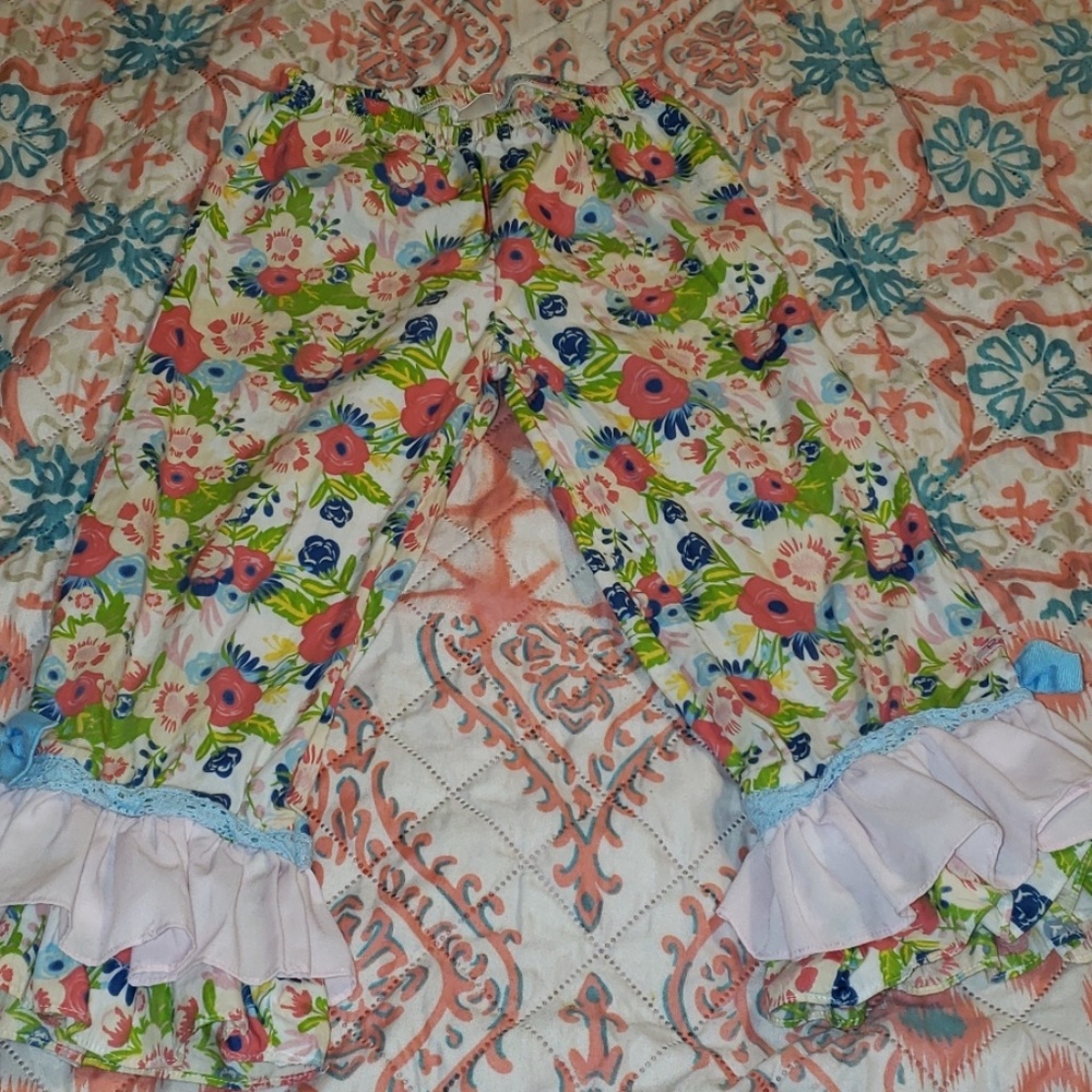 Ruffle Butt capris